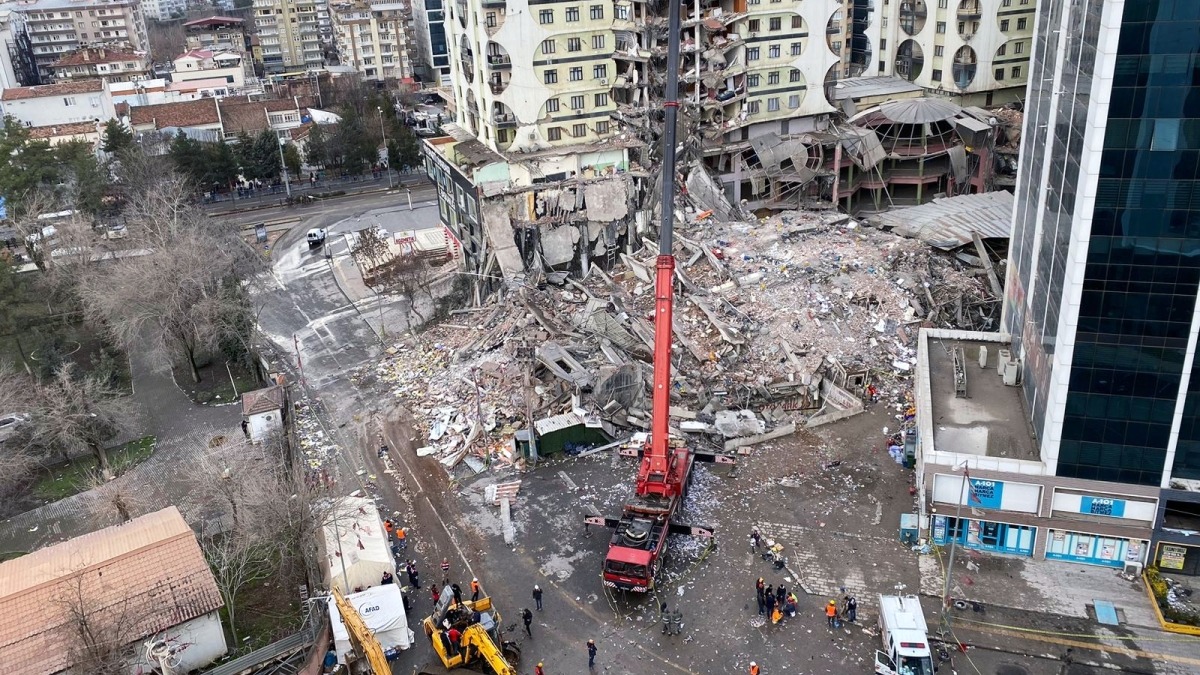 Более восьми тысяч человек удалось спасти после землетрясения в Турции