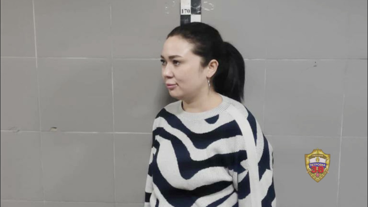 Москвичка украла дорогой телефон у посетительницы магазина в центре столицы