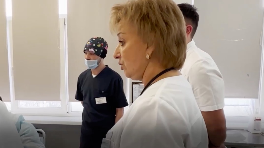 Подмосковные врачи рассказали о состоянии 11-летней девочки, которую порезала ножом одноклассница