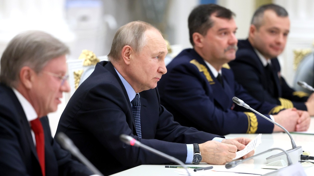 Путин рассказал, как «сильно ругался» с Савельевым из-за самолетов