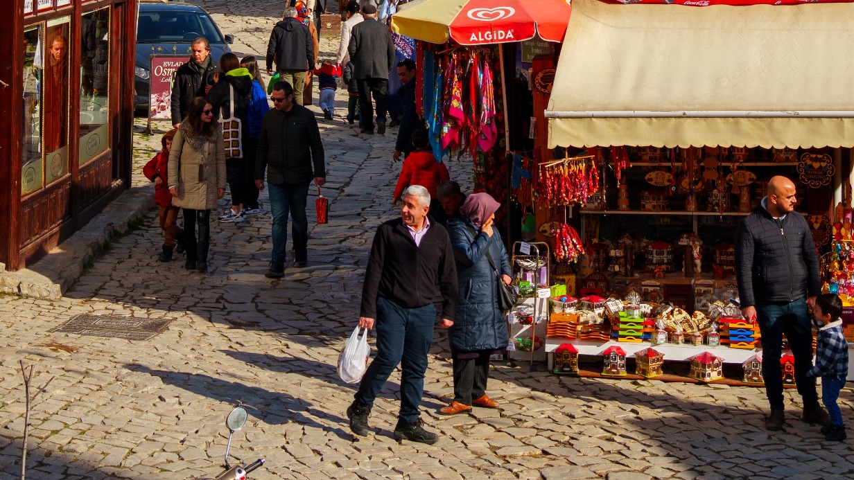 В Турции спустя 178 часов из-под завалов спасли четырехлетнюю девочку
