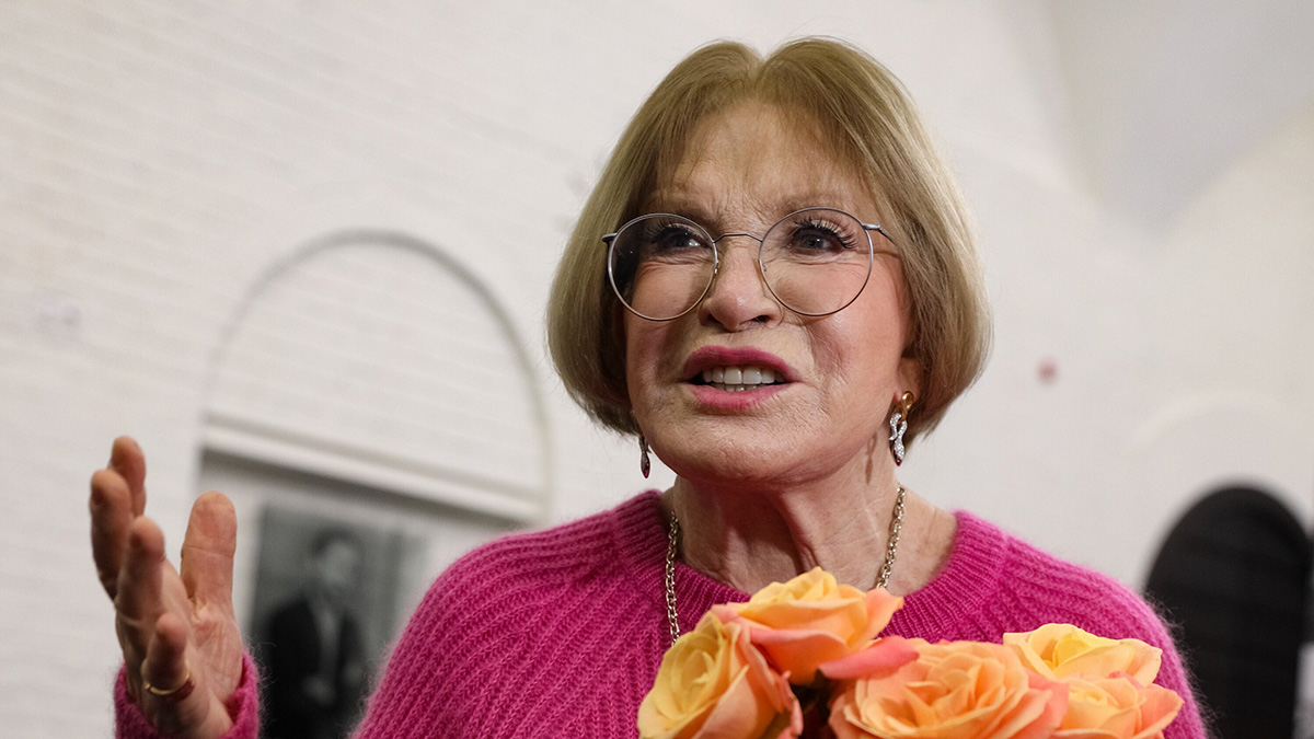 Mash: Максакова столкнулась с проблемами со зрением после падения на сцене