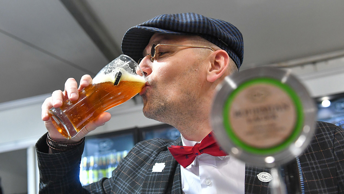 Разбухание сердца и онкология: врач рассказал, чем опасно пиво