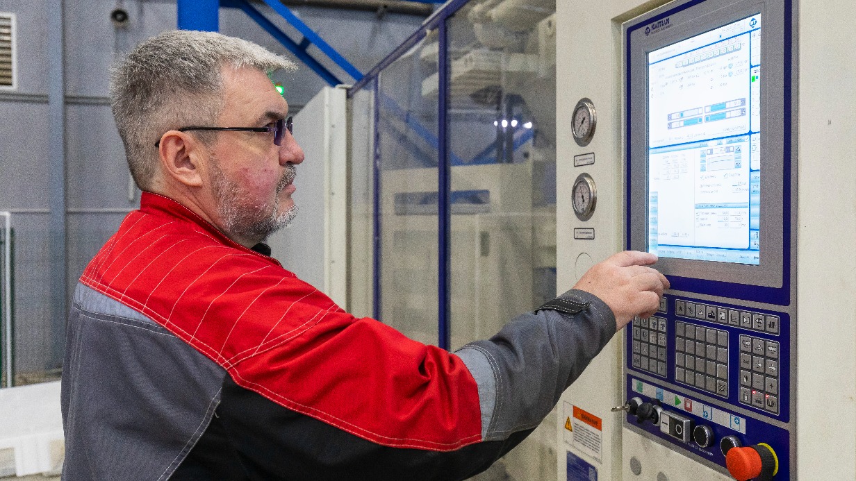 Владислав Овчинский: Московская компания запустила линию по производства инновационных палет