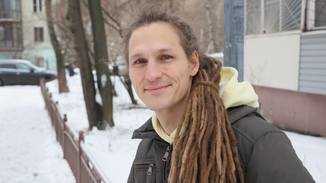 Александр Осадчиев на прогулке