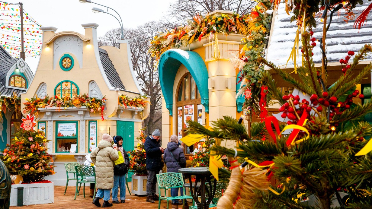 На площадках фестиваля «Московская Масленица» собирают подарки ко Дню защитника Отечества