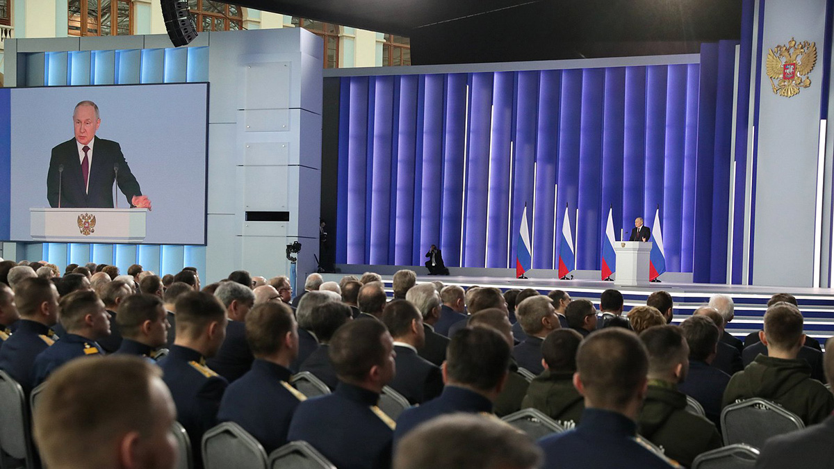 Путин сообщил о постановке на боевое дежурство новых комплексов наземного базирования