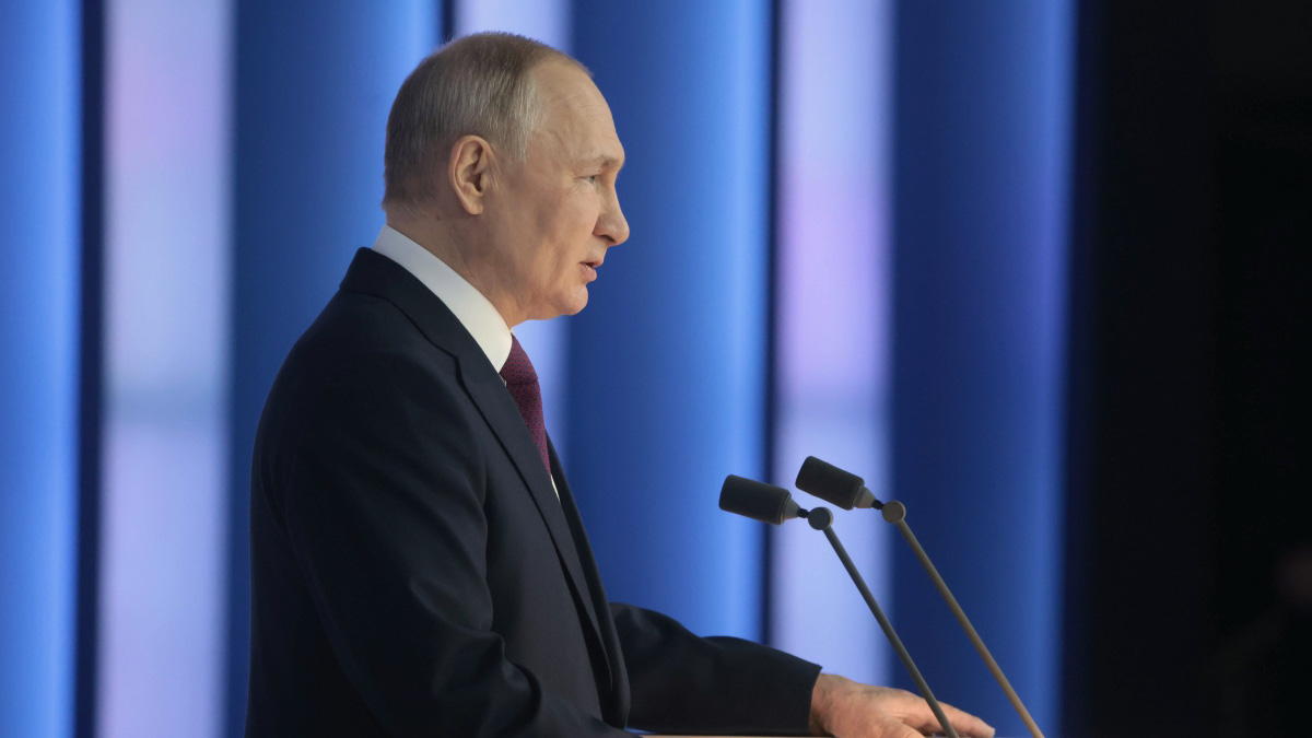 Путин заявил о рекордно низкой безработице в России