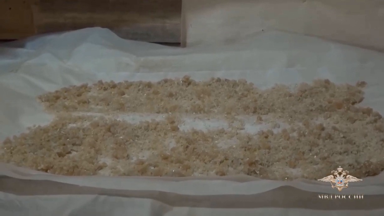 Полицейские накрыли нарколабораторию в Подмосковье и изъяли крупную партию веществ 