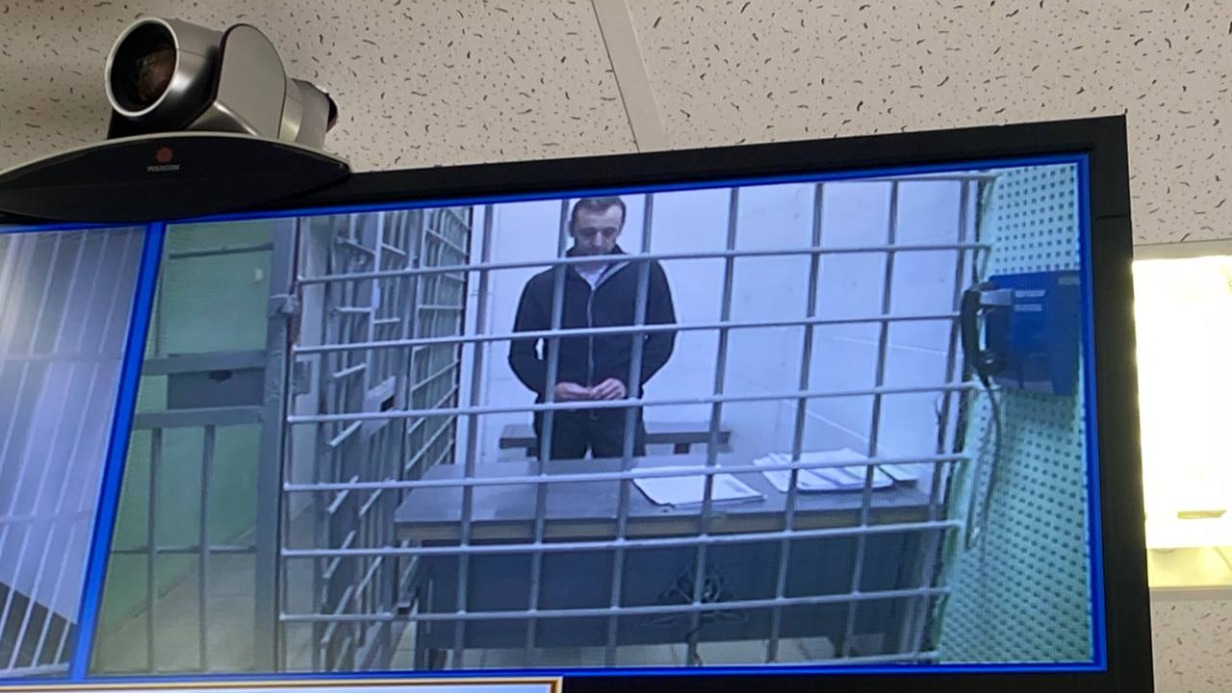 Суд оставил в СИЗО администратора Telegram-канала «Новый век» Гусова