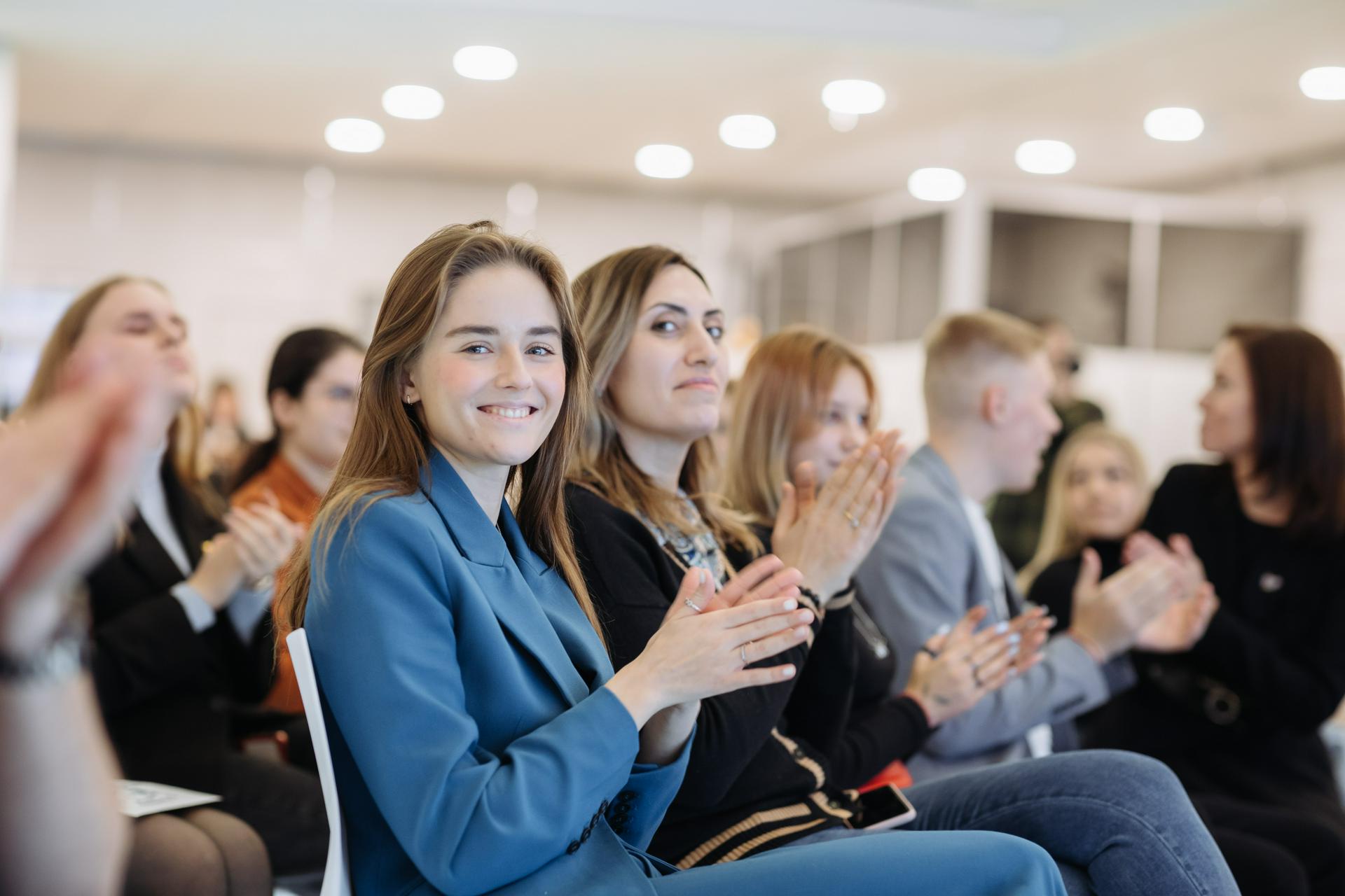 Сергунина пригласила москвичей пройти обучение по программам центра «Мосволонтер»