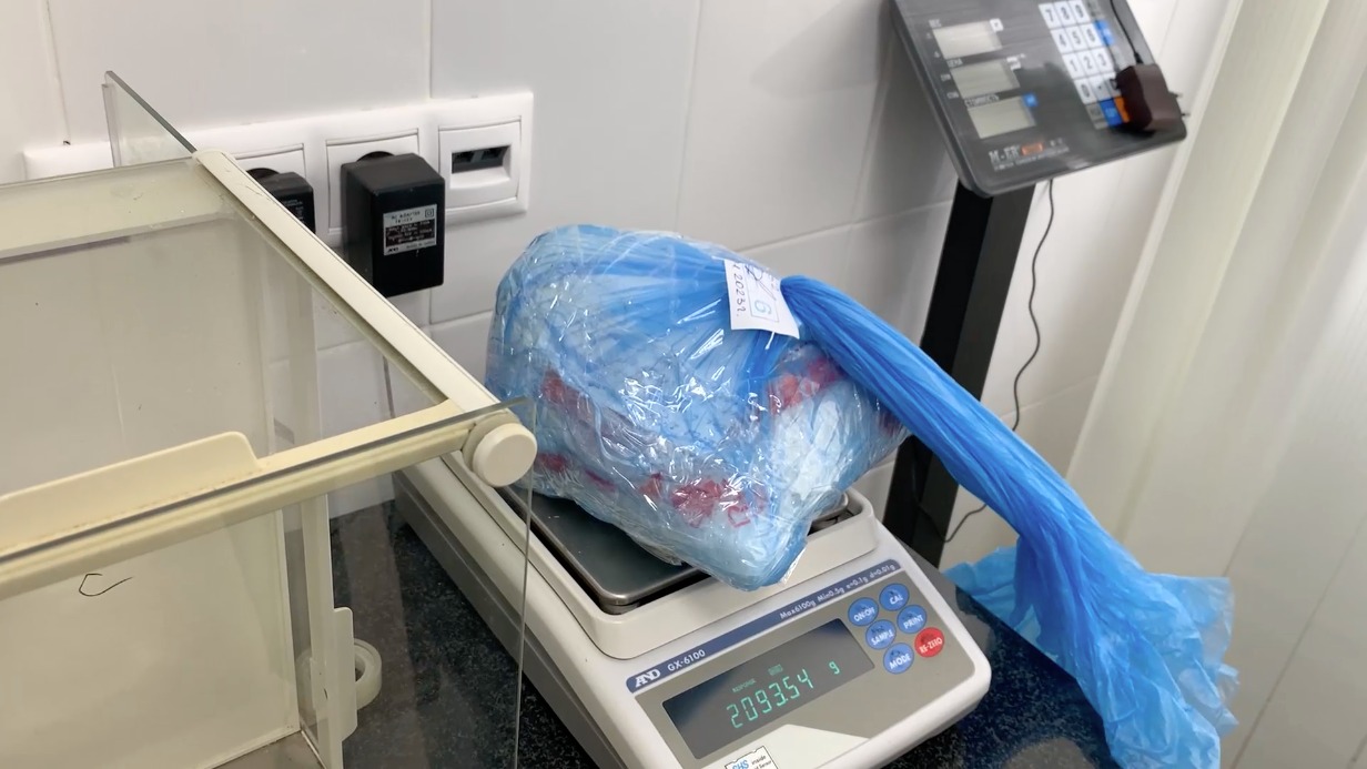 Мужчину с крупной партией наркотиков задержали в подмосковном лесу