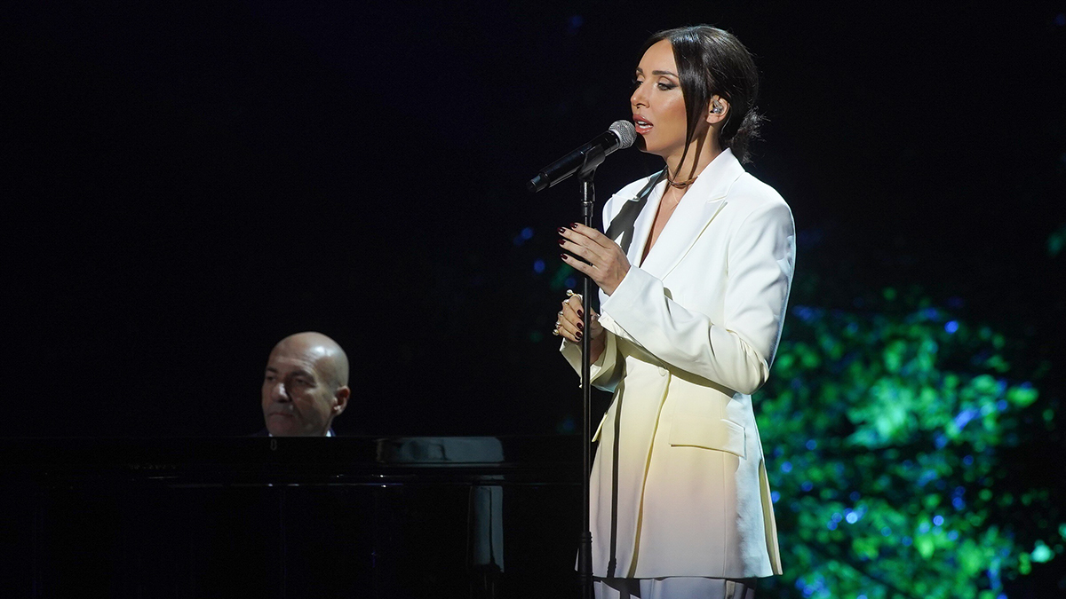 Директор Алсу прокомментировал слухи о разводе певицы