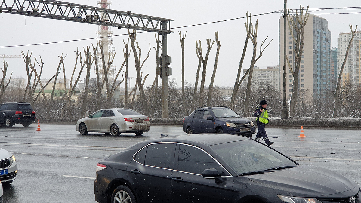 Движение на Кутузовском проспекте восстановили после ДТП