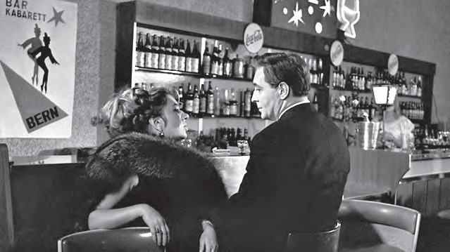 А в ресторане Штирлиц заседает: где находились самые известные и «вкусные» заведения общепита Москвы