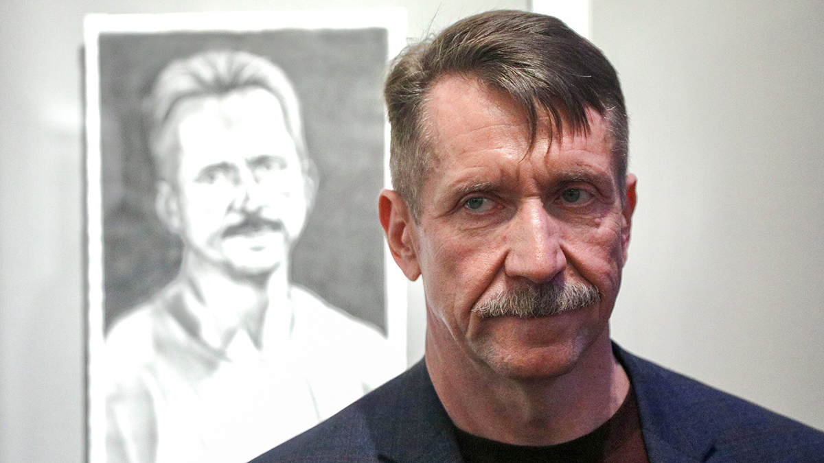 Бут рассказал о судьбе картин, написанных им в американской тюрьме