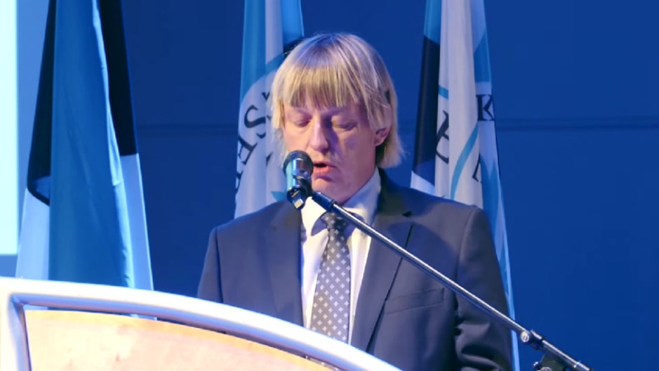 На Западе назвали политика с самой ужасной прической