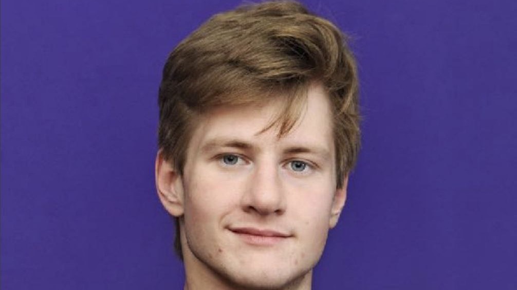 После продолжительной болезни скончался 22-летний актер Илья Князев