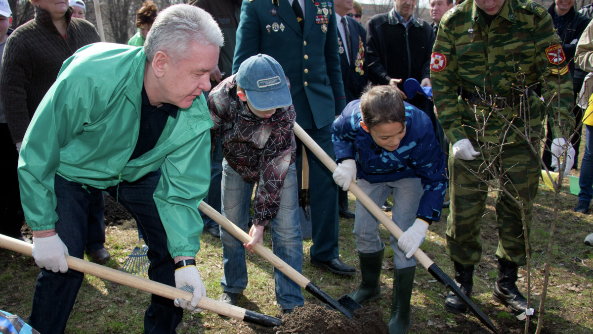 Собянин пригласил москвичей принять участие в субботнике 15 апреля