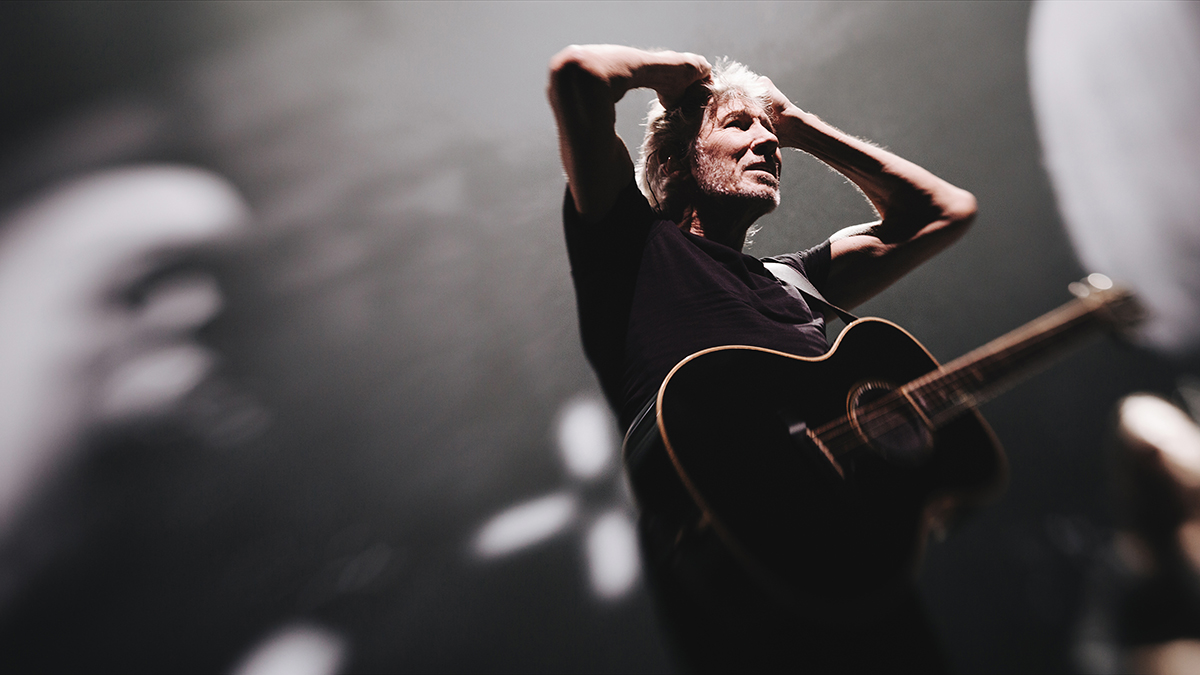 Медведев пригласил экс-лидера Pink Floyd Уотерса выступить перед бойцами СВО