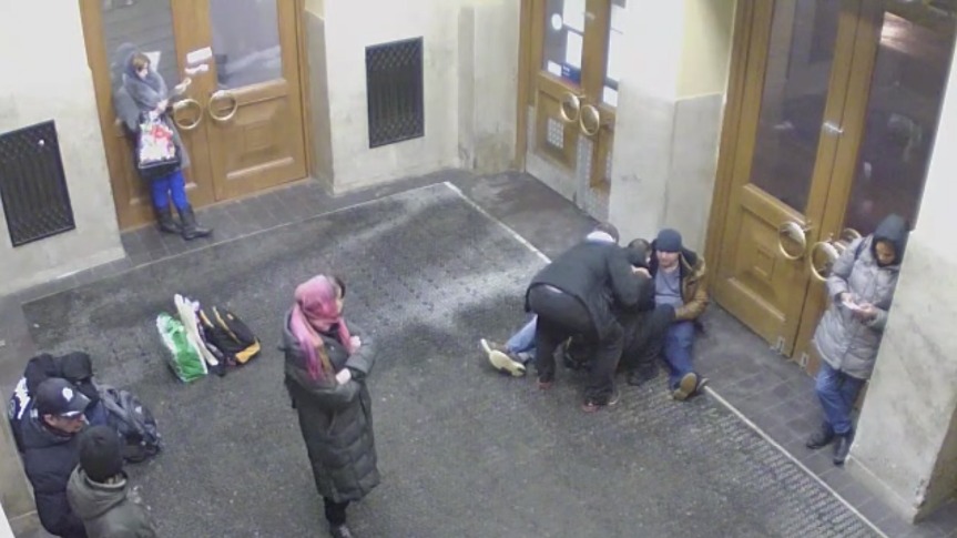 Злоумышленники украли сумку у задремавшего пассажира на Киевском вокзале в Москве