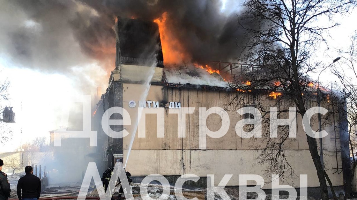 Движение по Каширскому шоссе затруднено из-за пожара