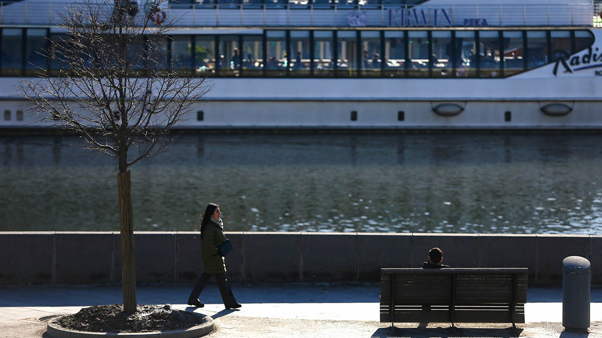 Температура воздуха в Москве в понедельник превысит климатическую норму на четыре градуса