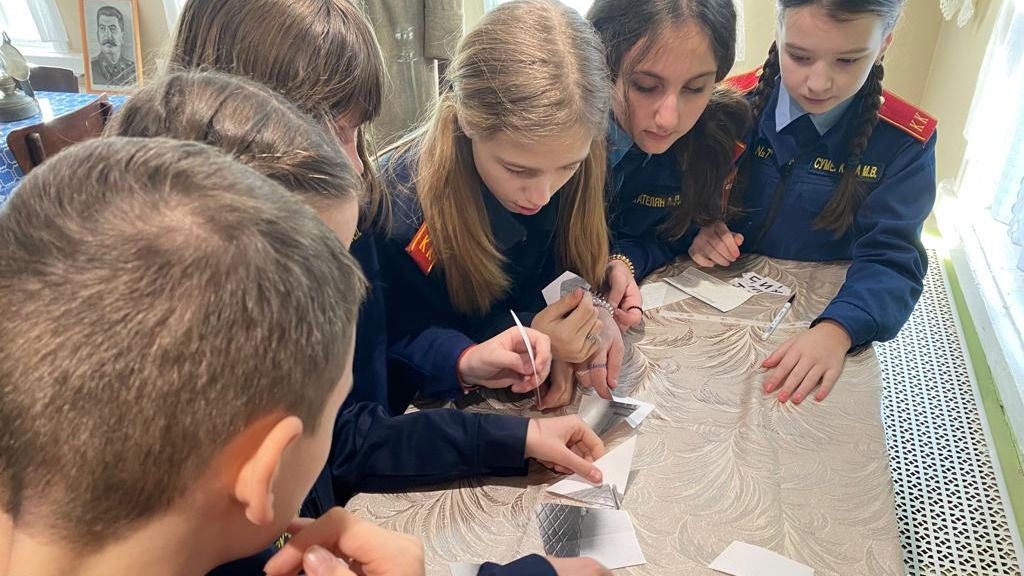 Около 400 школьников поучаствовали в уроках мужества в ржевском филиале Музея Победы