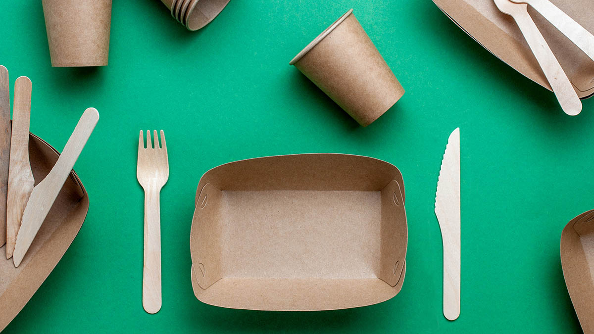 Ресторатор Гончаров назвал минусы перехода на биоразлагаемую посуду