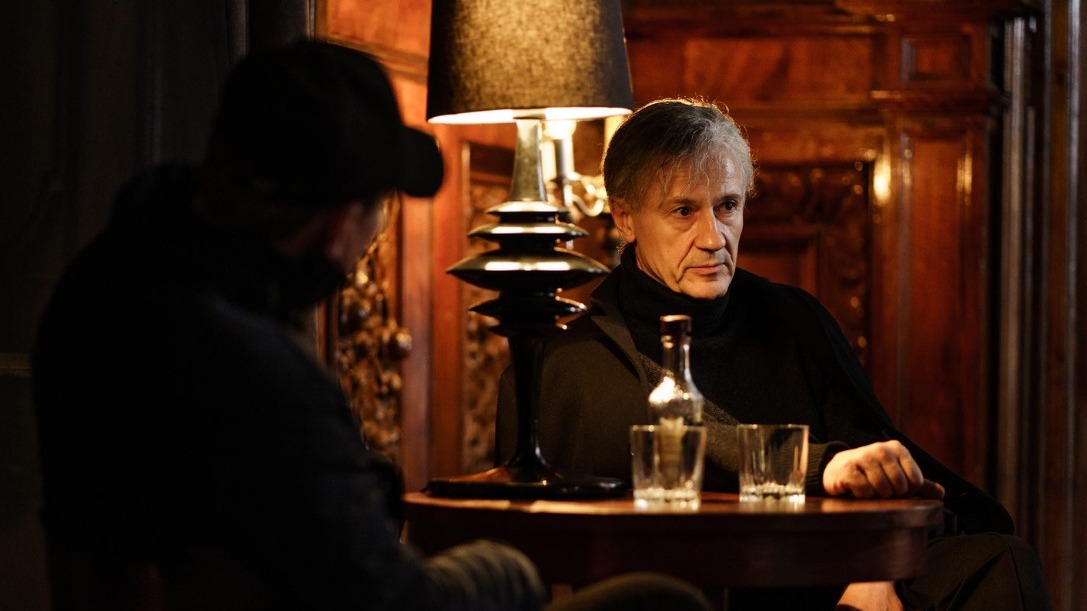 Олег Меньшиков (Леонид) в «Гнать»