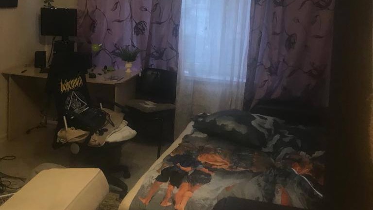 Молодая девушка найдена мертвой в квартире на севере Москвы 