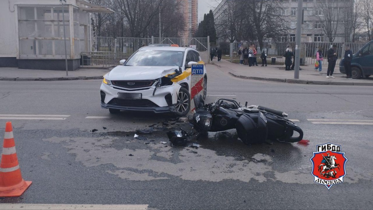 Мотоциклист пострадал в ДТП на юго-западе Москвы