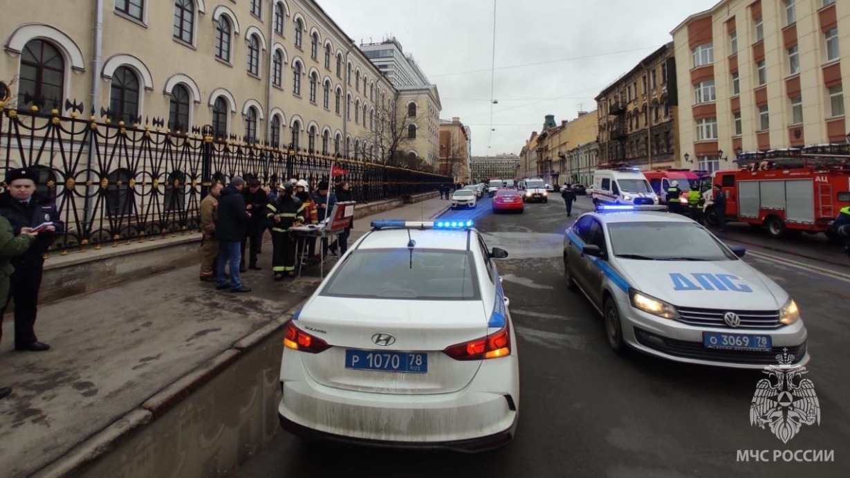 Прокуратура проводит проверку по факту прорыва трубы с кипятком в Санкт-Петербурге