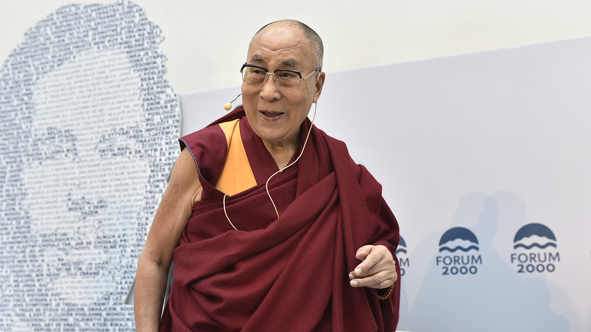 Далай-лама извинился за инцидент с мальчиком-паломником