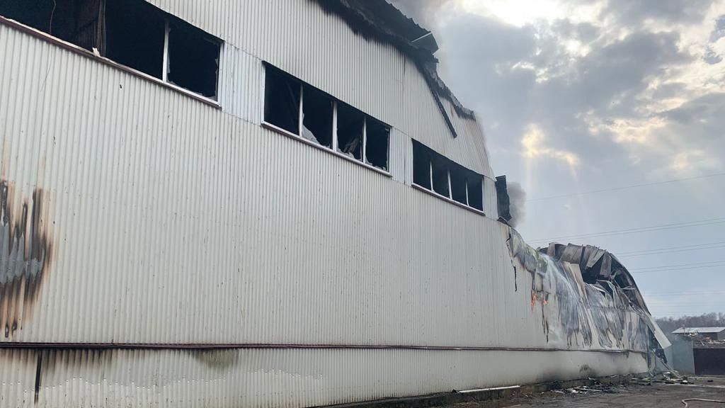 Открытое горение на складе в Подмосковье ликвидировано