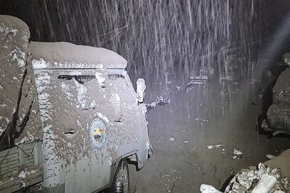 В засыпанный пеплом район Камчатки направились спасатели