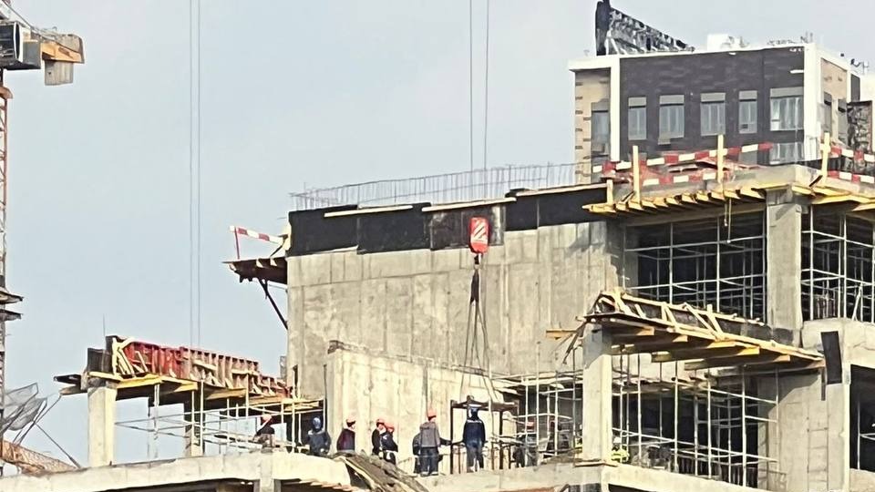 Количество пострадавших в результате обрушения лесов на западе Москвы увеличилось до двух