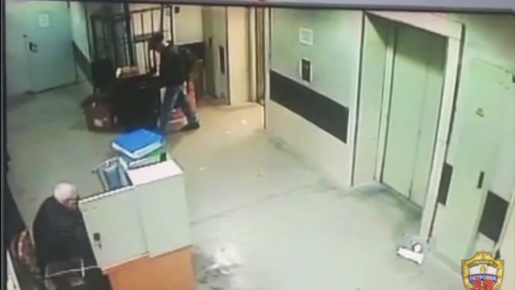 Охранник отключил камеры наблюдения и обокрал московский магазин на три миллиона рублей