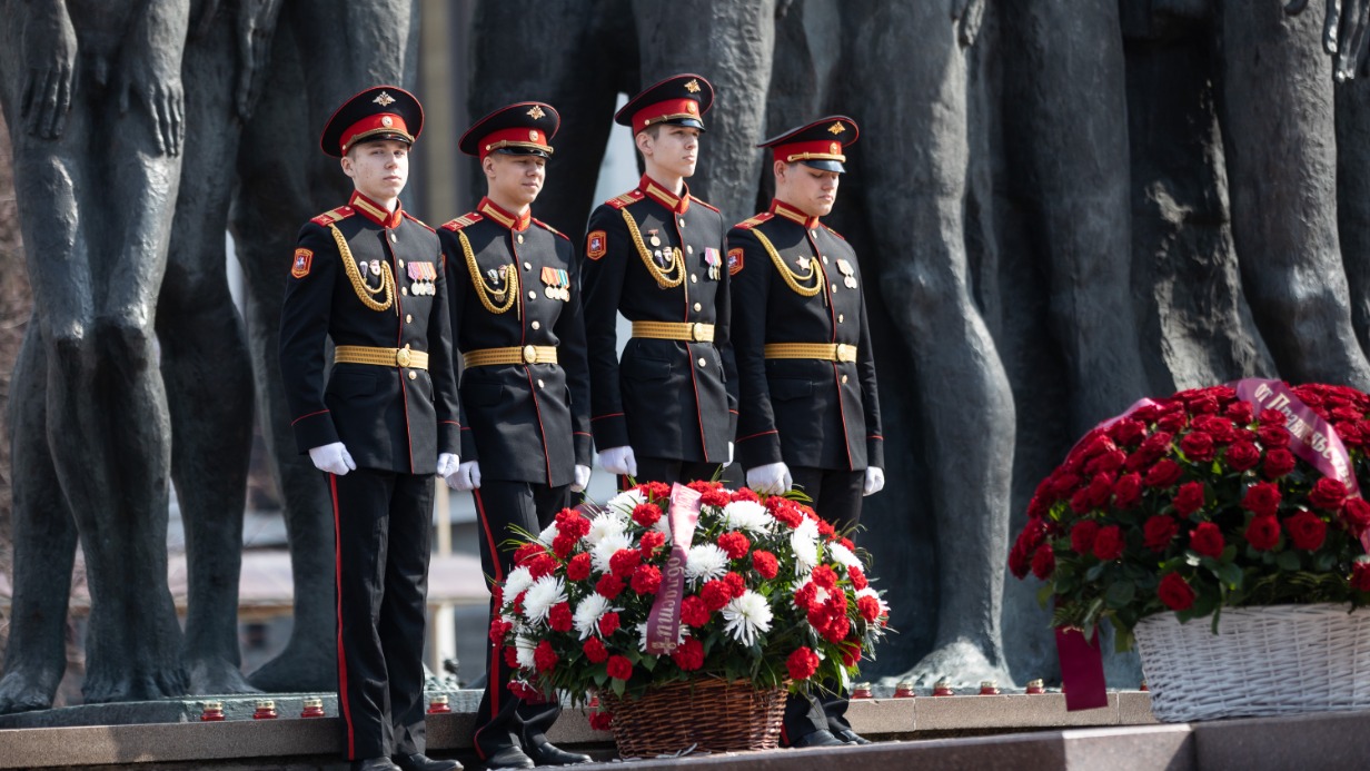 Память узников фашистских концлагерей почтили у Музея Победы