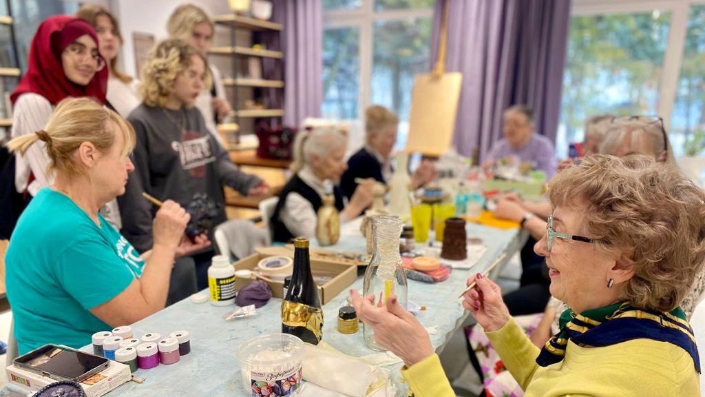 Центры московского долголетия приглашают горожан «серебряного» возраста на пасхальную неделю