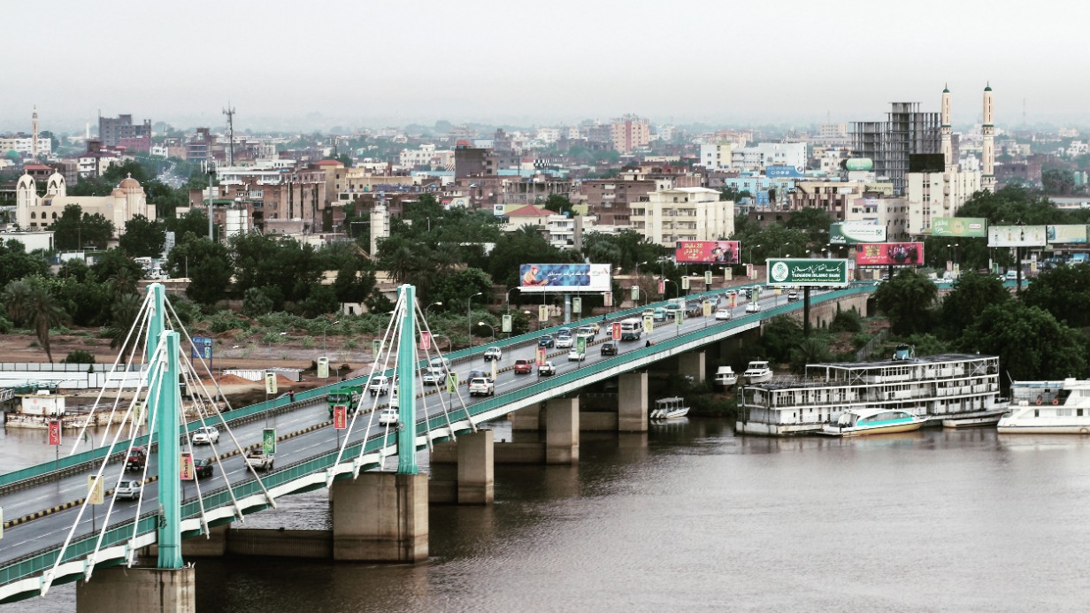 СМИ: Свергнутый президент Судана сбежал из тюрьмы