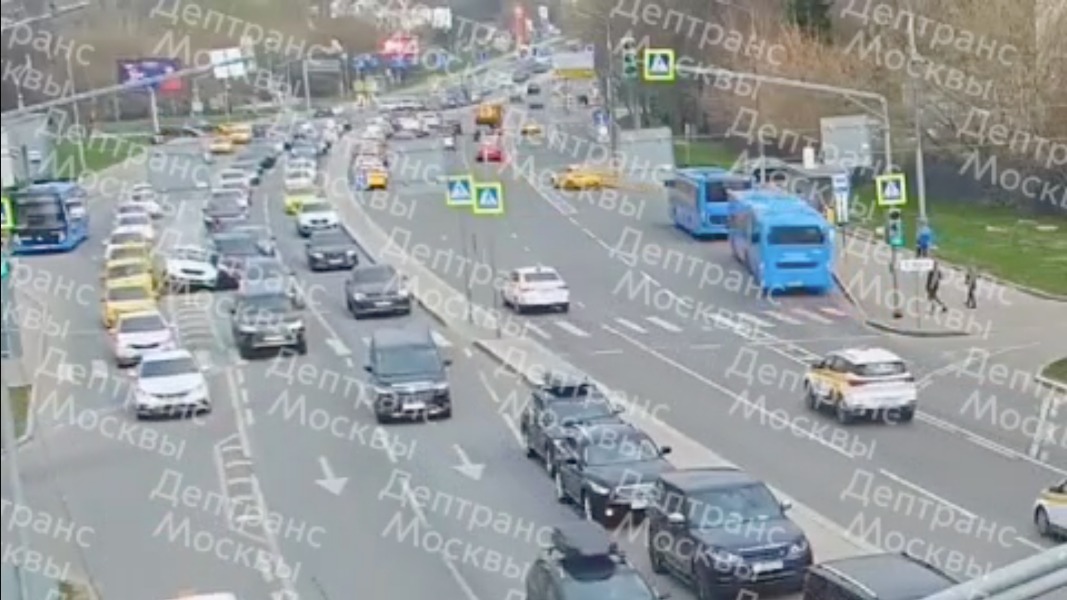 Крупное ДТП произошло на западе Москвы