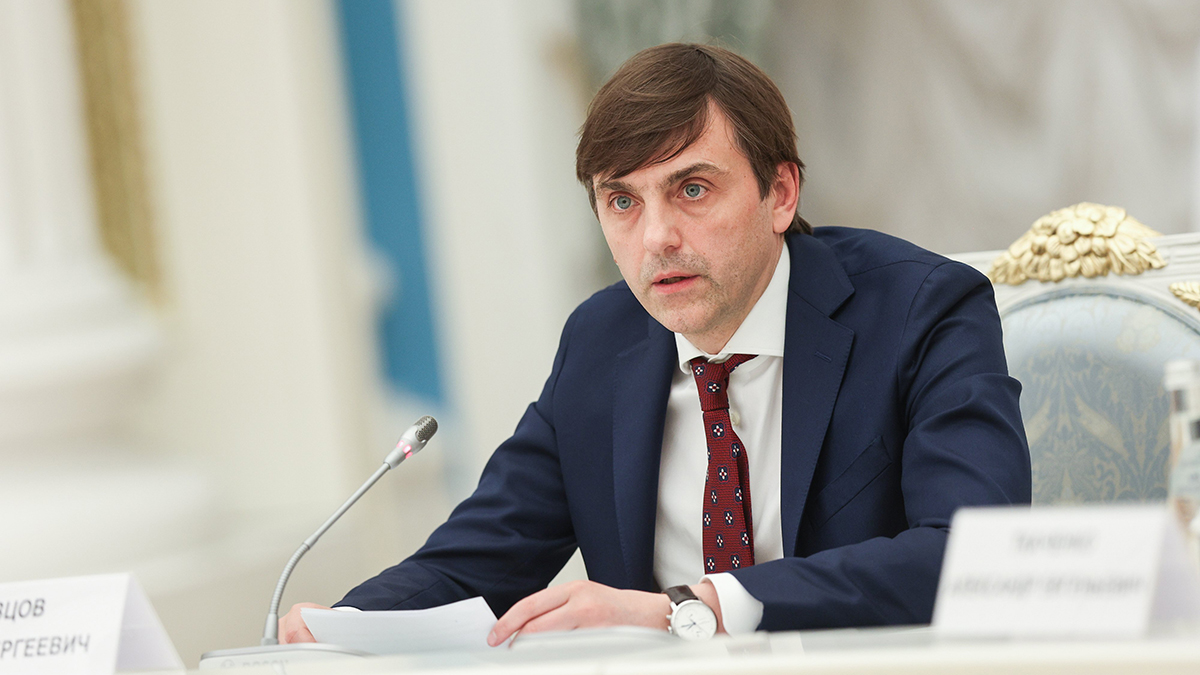 Кравцов: Школьникам на уроках ОБЖ интересно работать с оружием