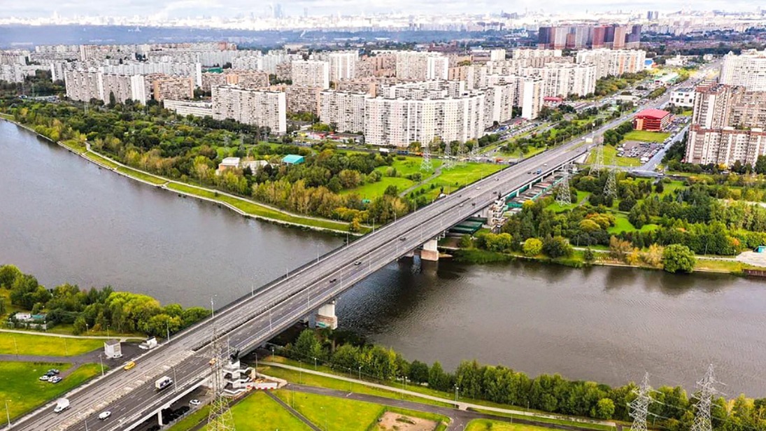 Три километра перильных ограждений заменят на мостах и в тоннелях Москвы в 2023 году