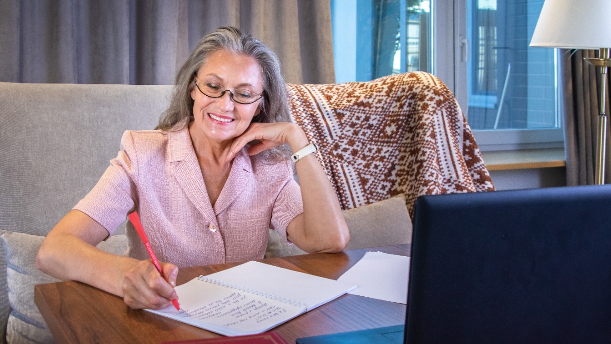 Литературный конкурс «Москва долголетняя» для жителей «серебряного» возраста стартовал в столице