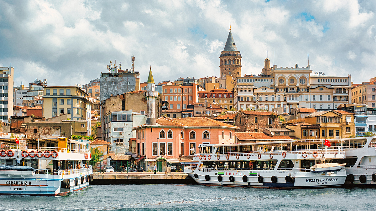 Синоптик Вильфанд предупредил о распространении жары из Европы на юг Турции