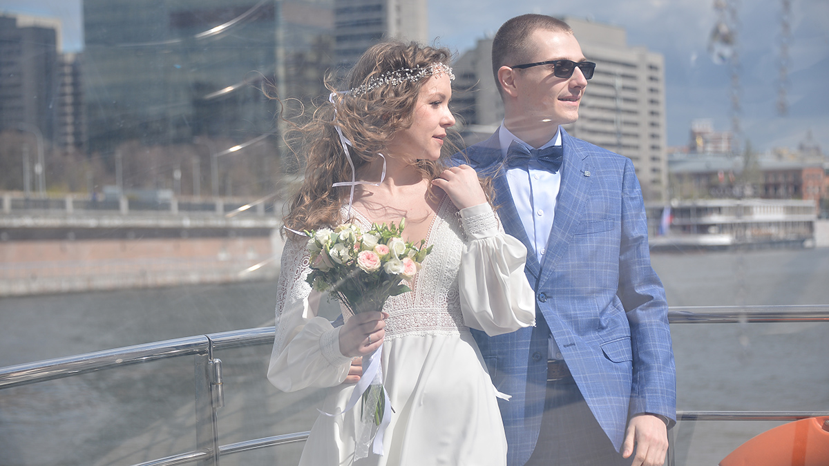 В Госдуме разрабатывают законопроект о введении выплат за продолжительный брак