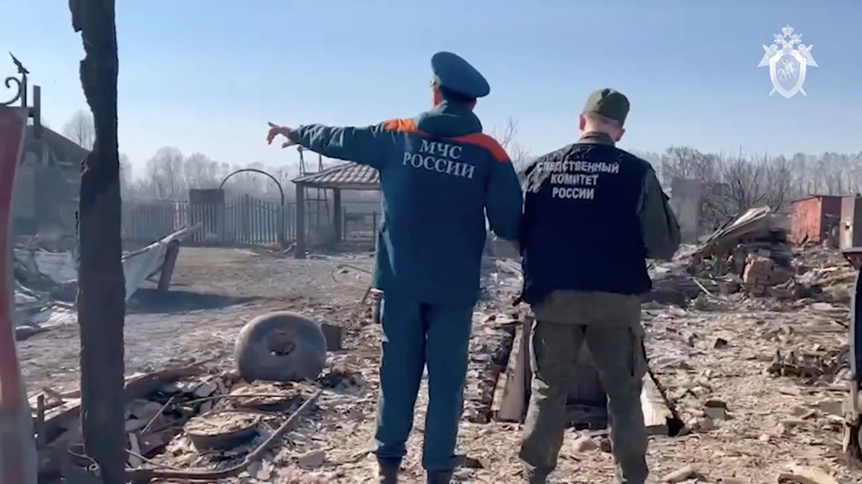 Уголовное дело возбудили по факту пожара в деревне Логоушка Курганской области