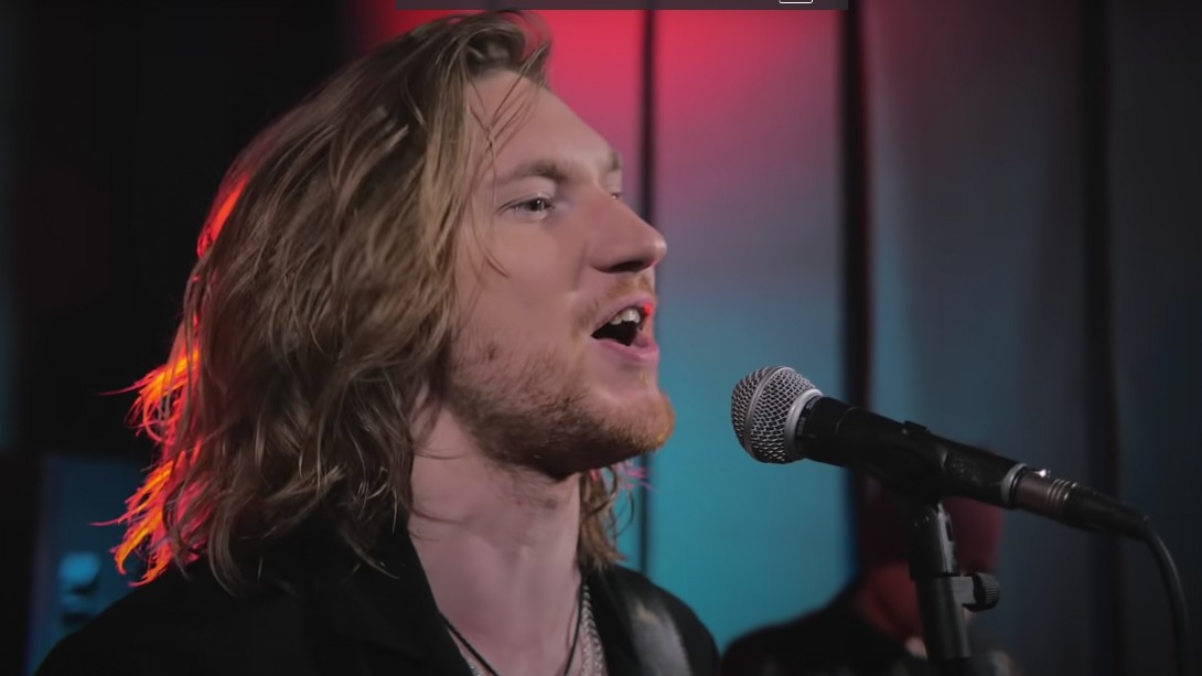 «Удивительно»: IVAN выразил досаду из-за судейства на шоу «Маска»