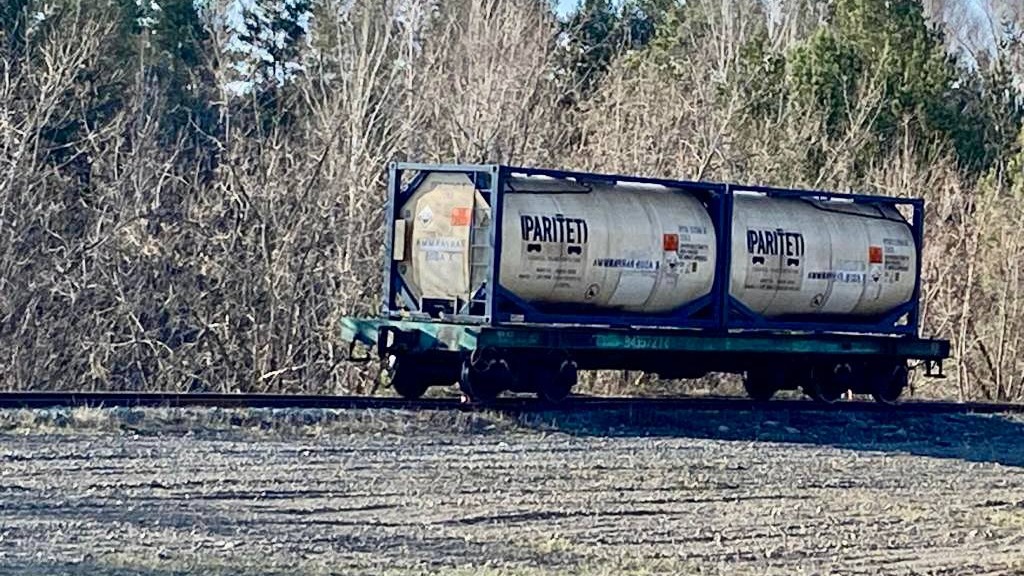 Утечку аммиака обнаружили на железнодорожной станции в Новосибирской области